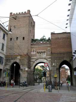 milan-porta-ticinese-medieval-a